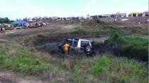 Land Rover Tomcat Rescues A Discovery - May Day Mud Fest Barbados - 2012